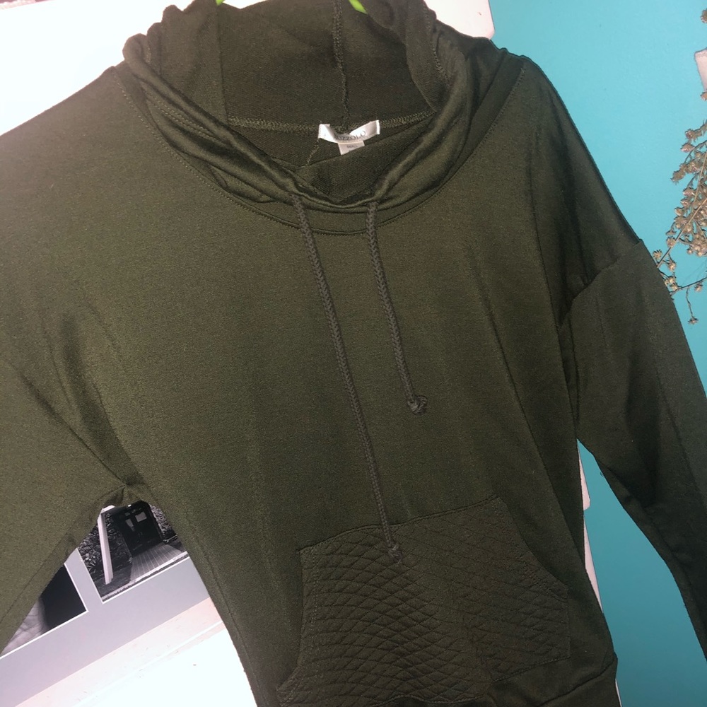 Army green sweat shirt